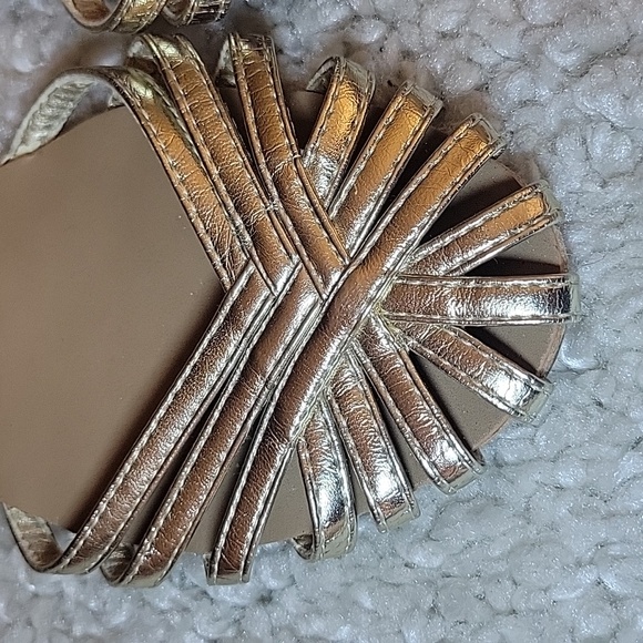STEVE MADDEN TANE Gold Flats/sandals Size 9.5 - Picture 11 of 17